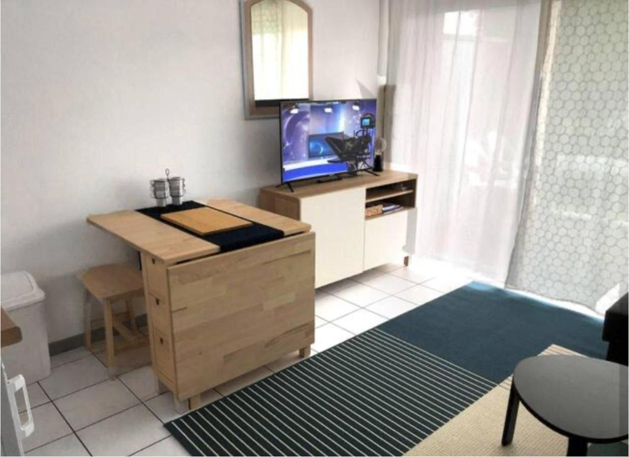 Studio Au Calme Avec Piscine, Face Golf, Parking Gratuit, Tout A Pied A 10Mn Centre Ville Сибур Экстерьер фото