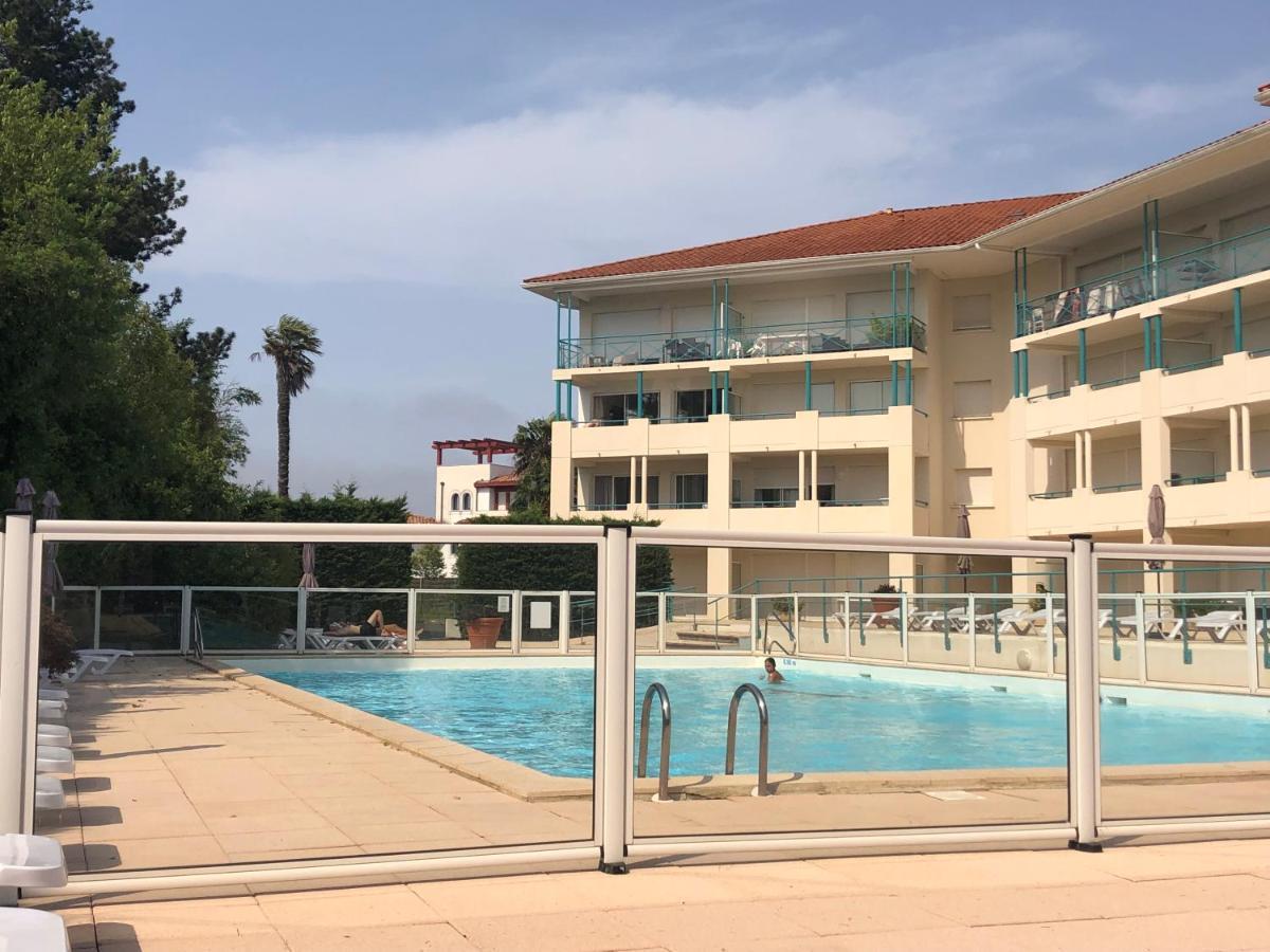 Studio Au Calme Avec Piscine, Face Golf, Parking Gratuit, Tout A Pied A 10Mn Centre Ville Сибур Экстерьер фото