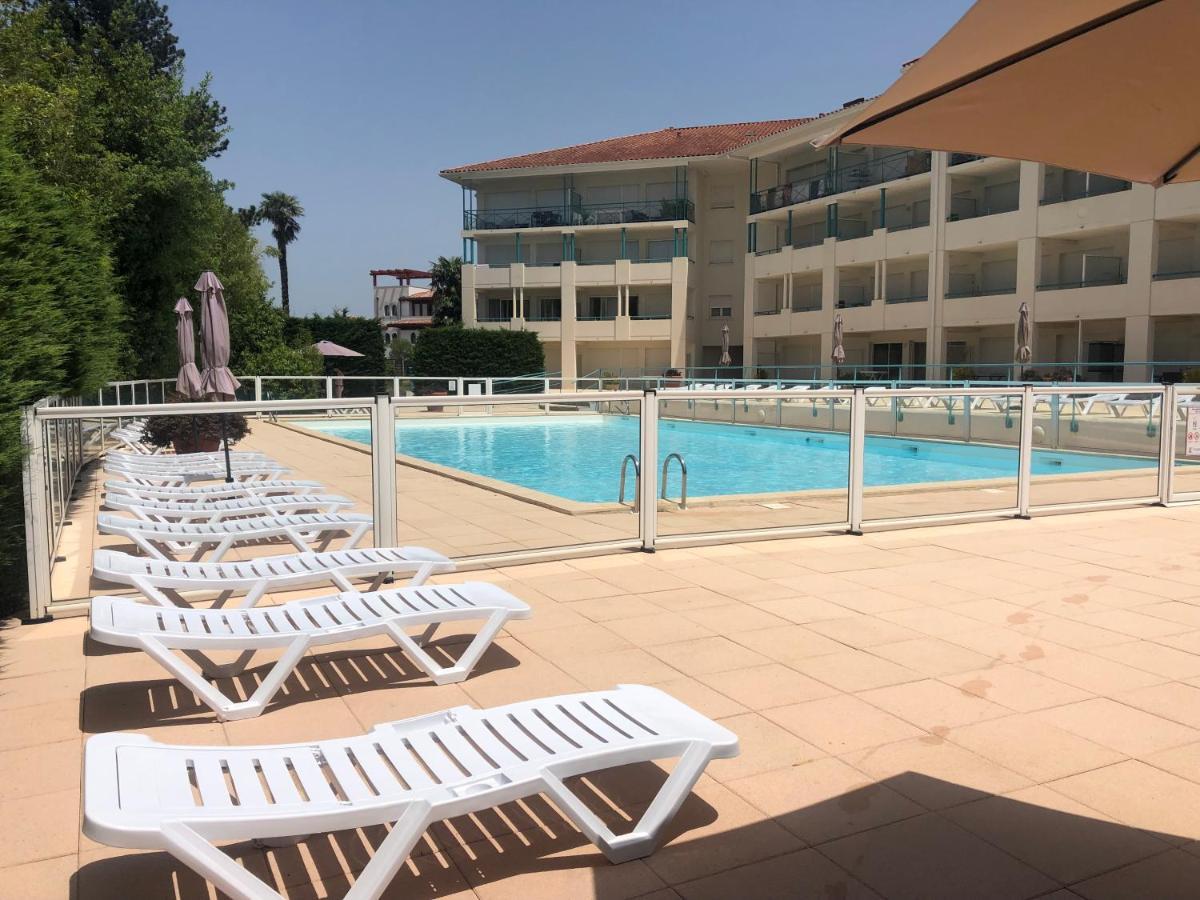 Studio Au Calme Avec Piscine, Face Golf, Parking Gratuit, Tout A Pied A 10Mn Centre Ville Сибур Экстерьер фото