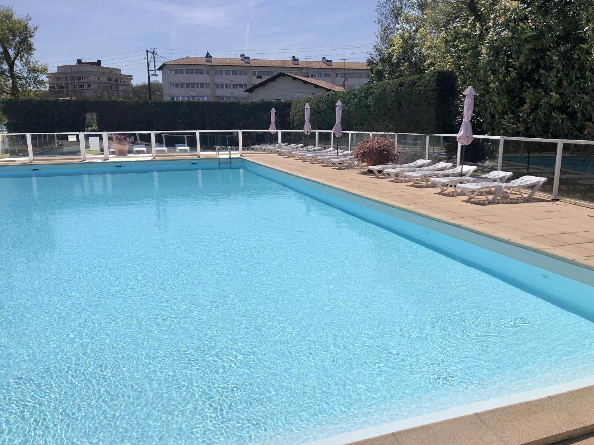 Studio Au Calme Avec Piscine, Face Golf, Parking Gratuit, Tout A Pied A 10Mn Centre Ville Сибур Экстерьер фото