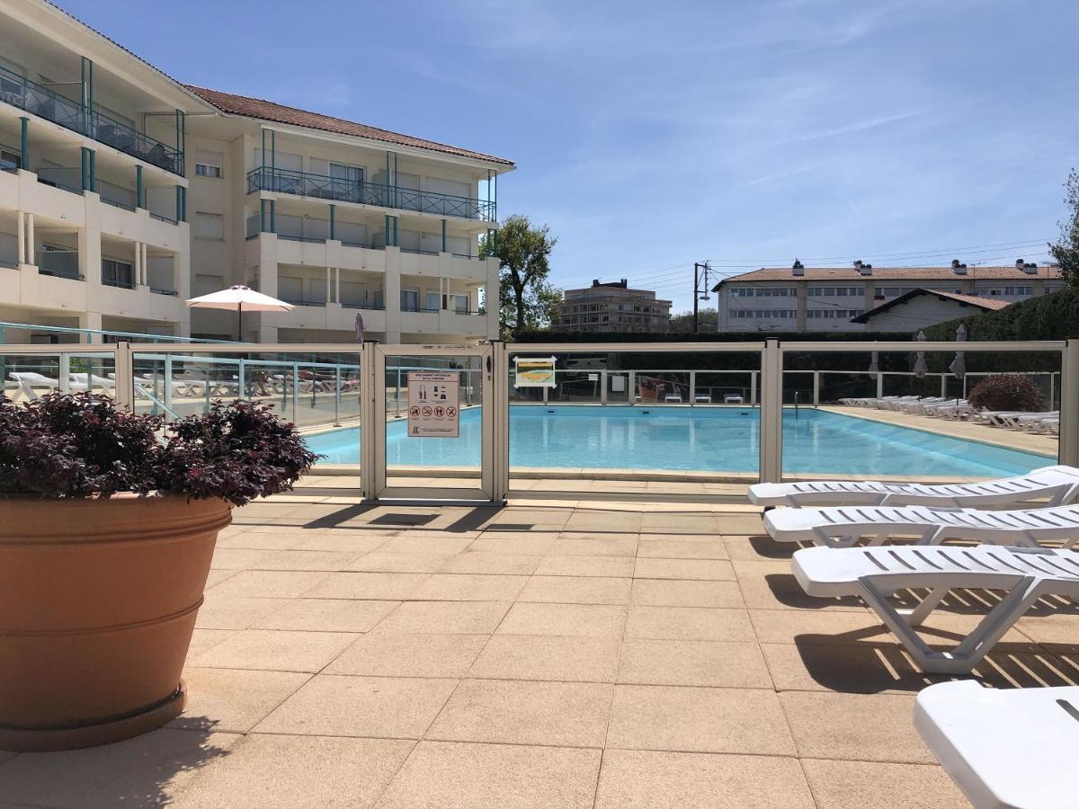 Studio Au Calme Avec Piscine, Face Golf, Parking Gratuit, Tout A Pied A 10Mn Centre Ville Сибур Экстерьер фото
